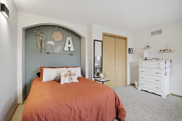 $450,000 | 1710 16th Street Southwest, Austin, MN 55912