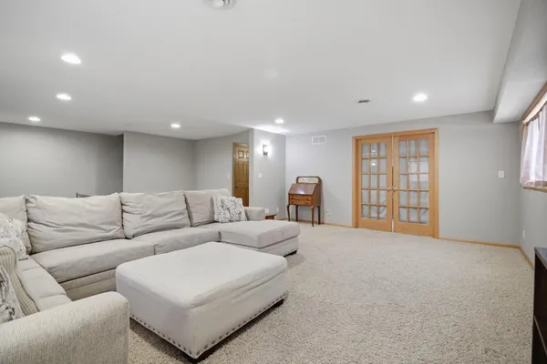 $450,000 | 1710 16th Street Southwest, Austin, MN 55912