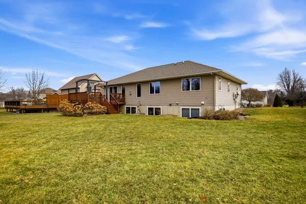 $450,000 | 1710 16th Street Southwest, Austin, MN 55912