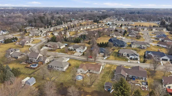 $450,000 | 1710 16th Street Southwest, Austin, MN 55912