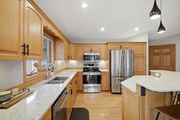 $450,000 | 1710 16th Street Southwest, Austin, MN 55912