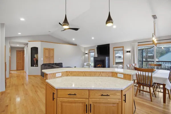 $450,000 | 1710 16th Street Southwest, Austin, MN 55912
