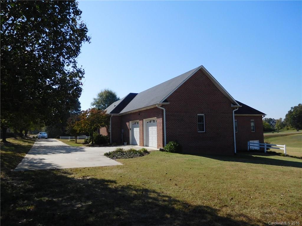 932 Lingle Farm Road Lexington, NC 27295 - Photo 3 of 24