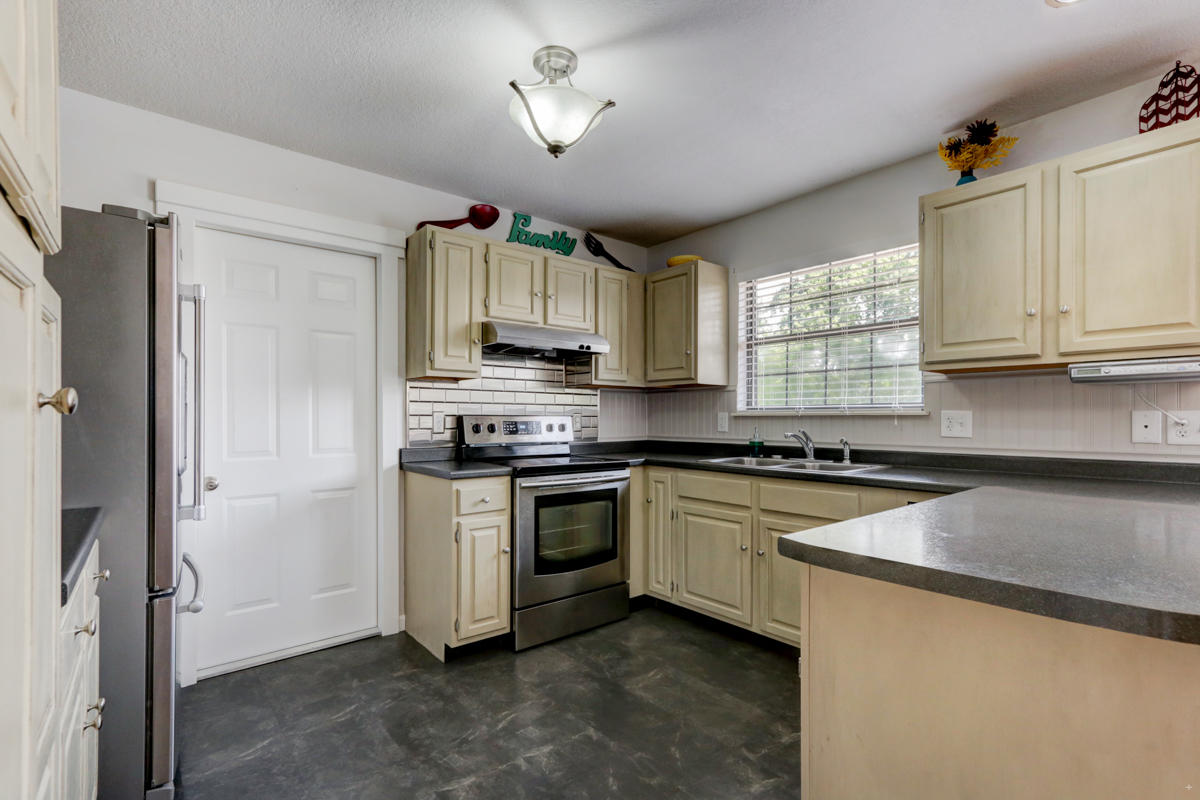 554 Sinking Springs Road Clinton, TN 37716 - Photo 3 of 22 Positive Perceptions (6)