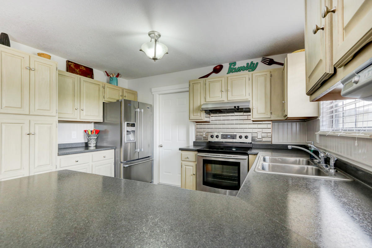 554 Sinking Springs Road Clinton, TN 37716 - Photo 5 of 22 Positive Perceptions (11)