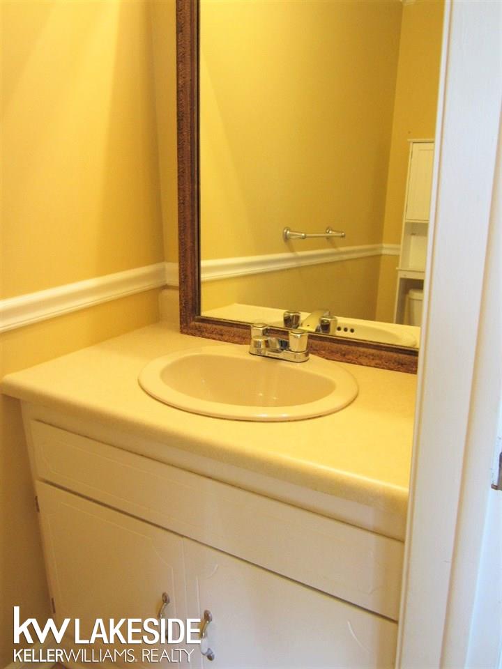 27391 Hoover Road Warren, MI 48093 - Photo 8 of 19