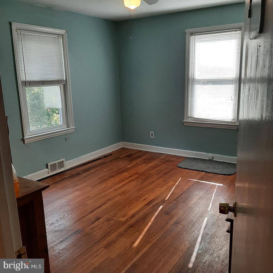 519 Sutherland Road Ewing, NJ 08618 - Photo 13 of 19 Gallery Image 13