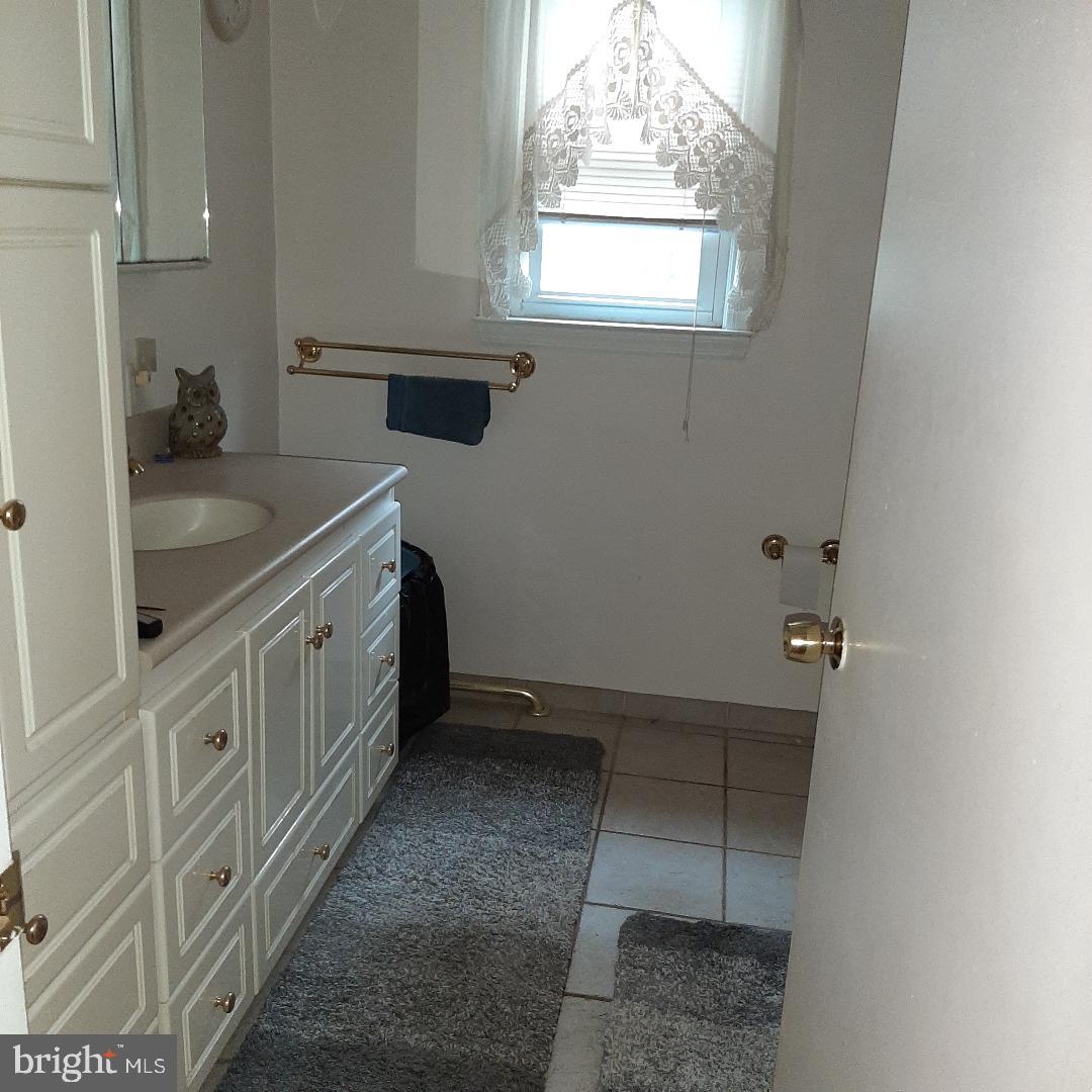 519 Sutherland Road Ewing, NJ 08618 - Photo 15 of 19 Gallery Image 15