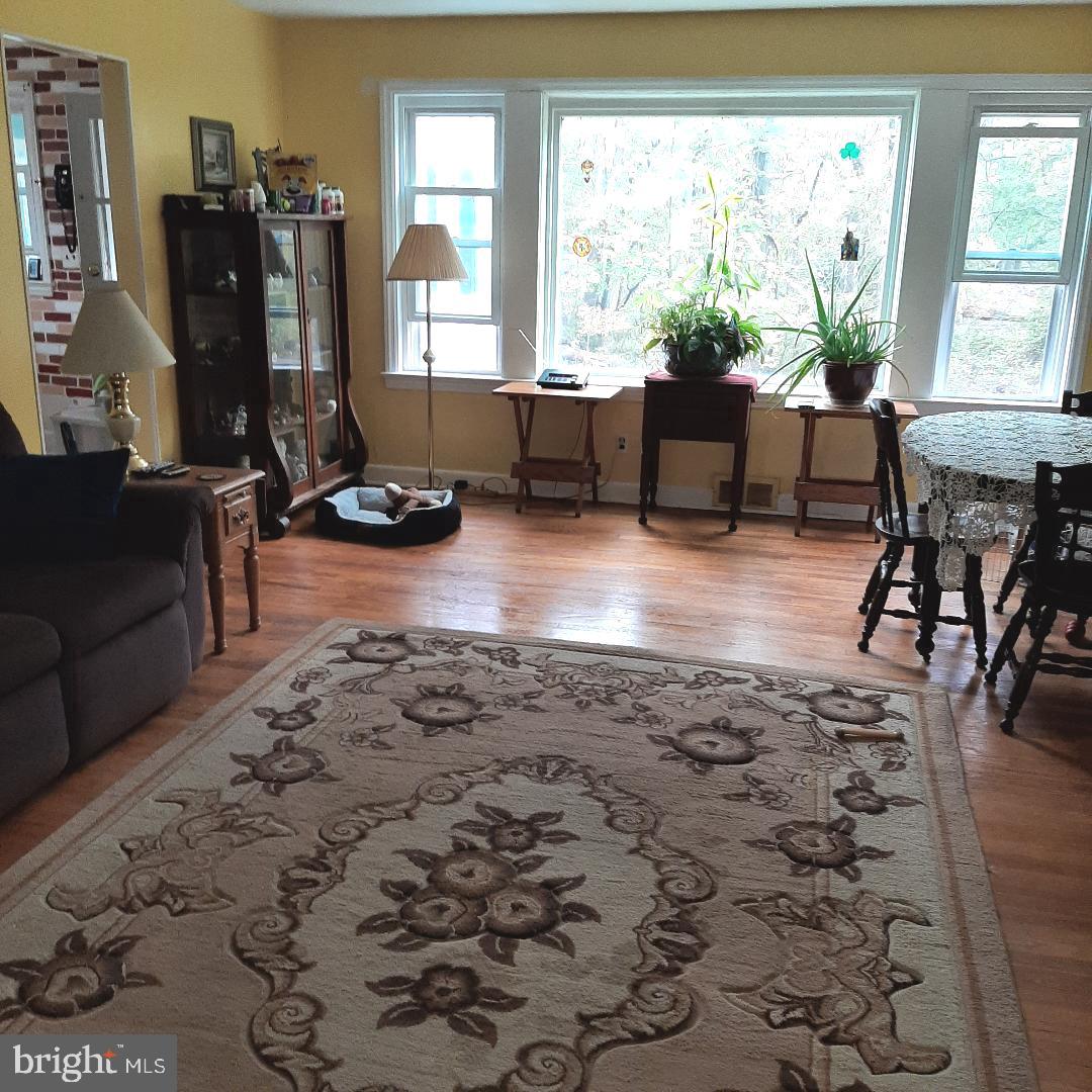 519 Sutherland Road Ewing, NJ 08618 - Photo 5 of 19 Gallery Image 5