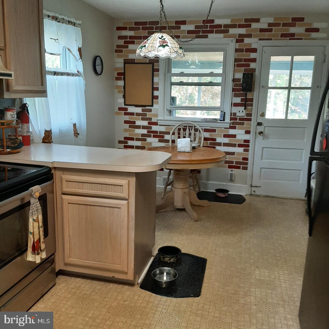 519 Sutherland Road Ewing, NJ 08618 - Photo 8 of 19 Gallery Image 8