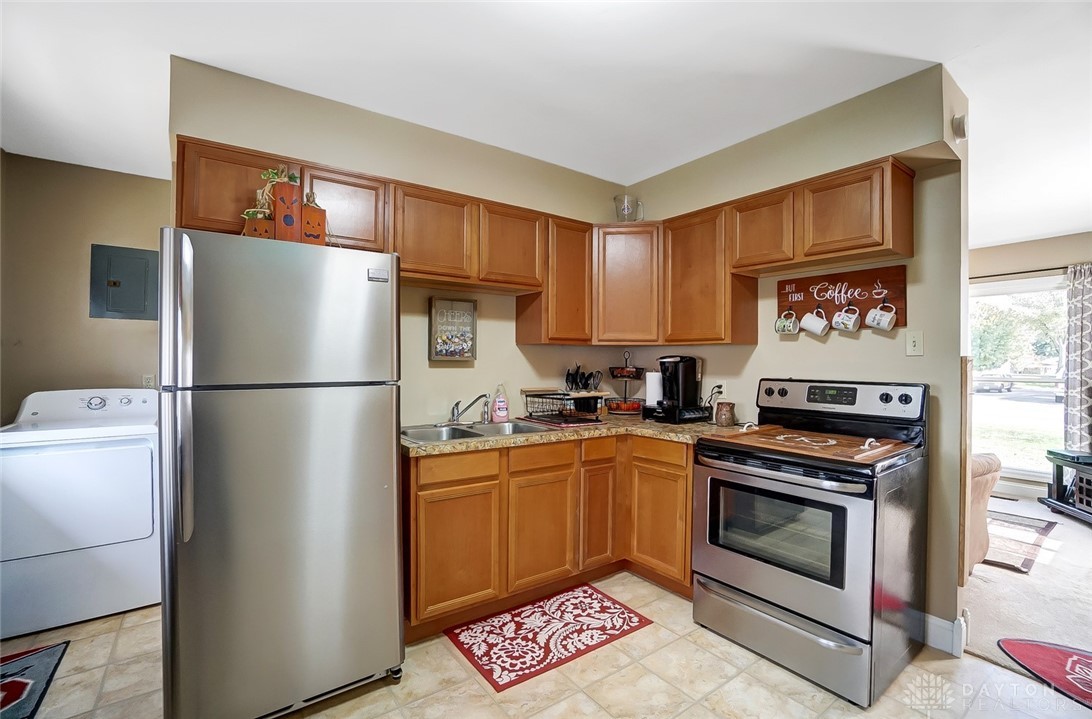 2049 Tanager Road Springfield, OH 45505 - Photo 10 of 28 Gallery Image 10