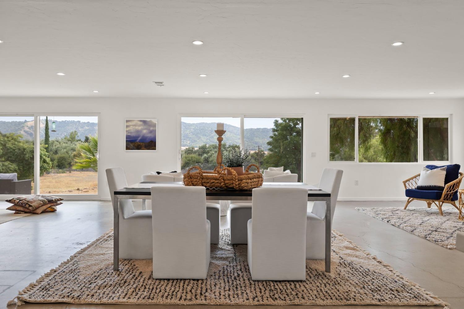 12810 Treeranch Road Ojai, CA 93023 - Photo 12 of 47 Gallery Image 12