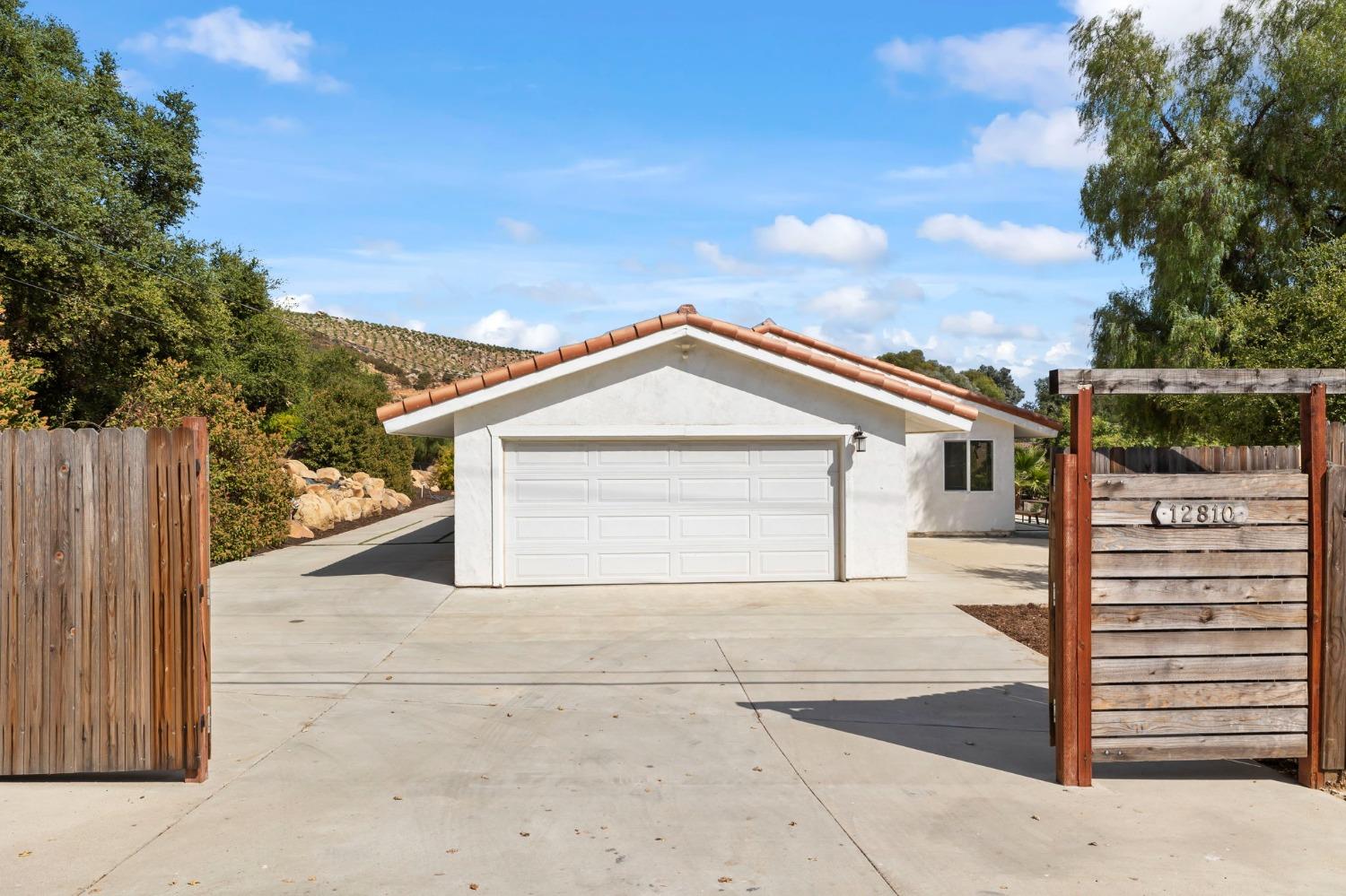 12810 Treeranch Road Ojai, CA 93023 - Photo 7 of 47 Gallery Image 7