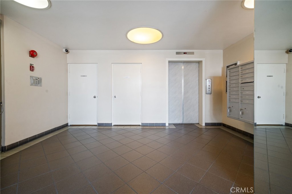 375 Atlantic Avenue, Unit 201 Long Beach, CA 90802 - Photo 6 of 21 an empty room with closet