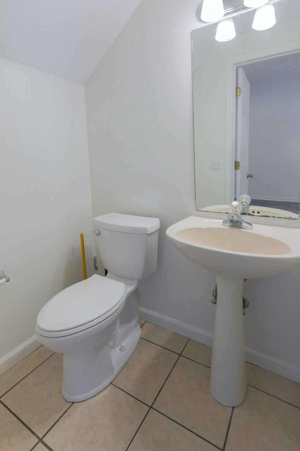 1240 North Concord Road, Unit E Chattanooga, TN 37421 - Photo 18 of 34 1240NConcordRdAptE-18
