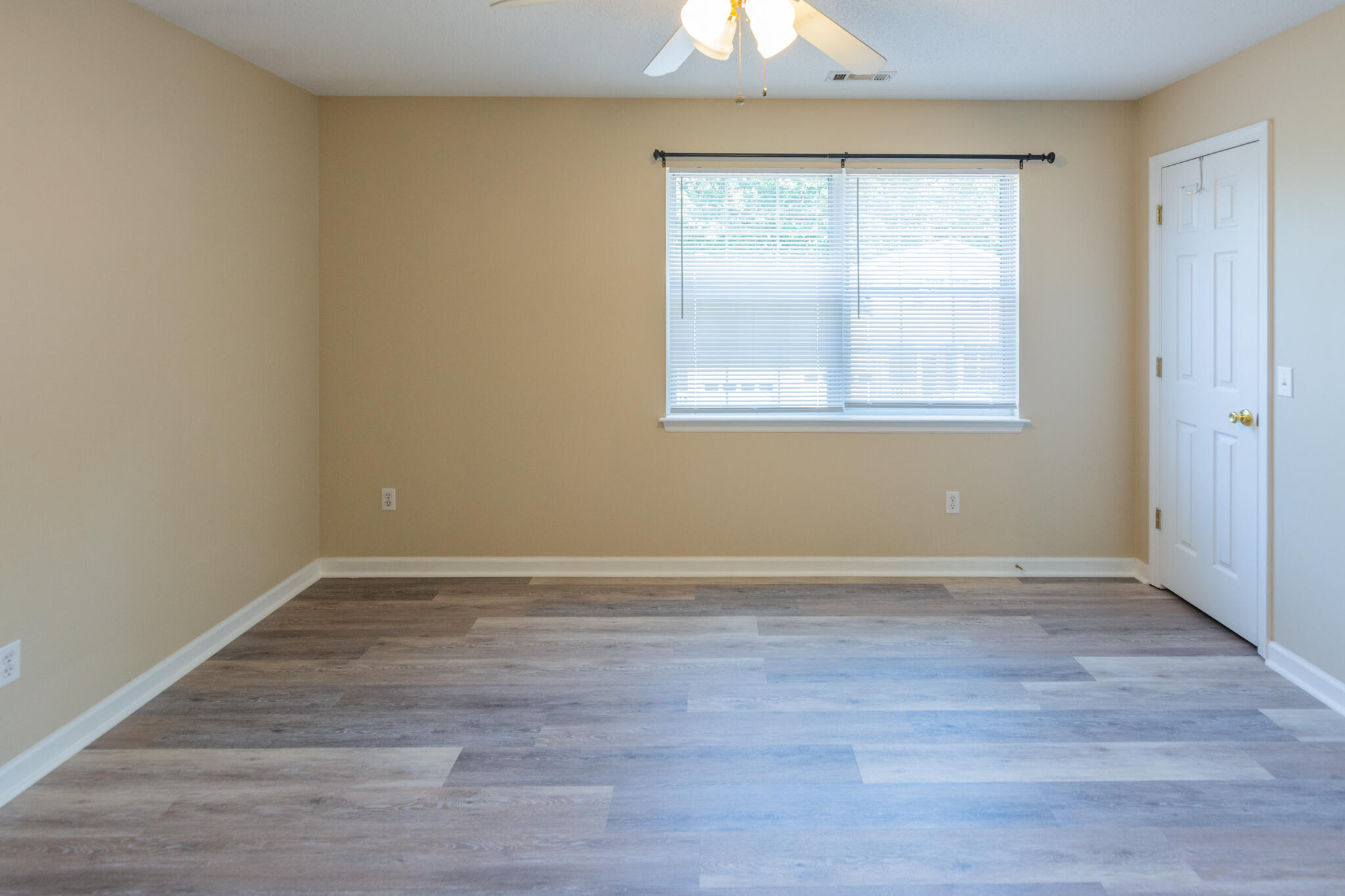 1240 North Concord Road, Unit E Chattanooga, TN 37421 - Photo 28 of 34 1240NConcordRdAptE-28