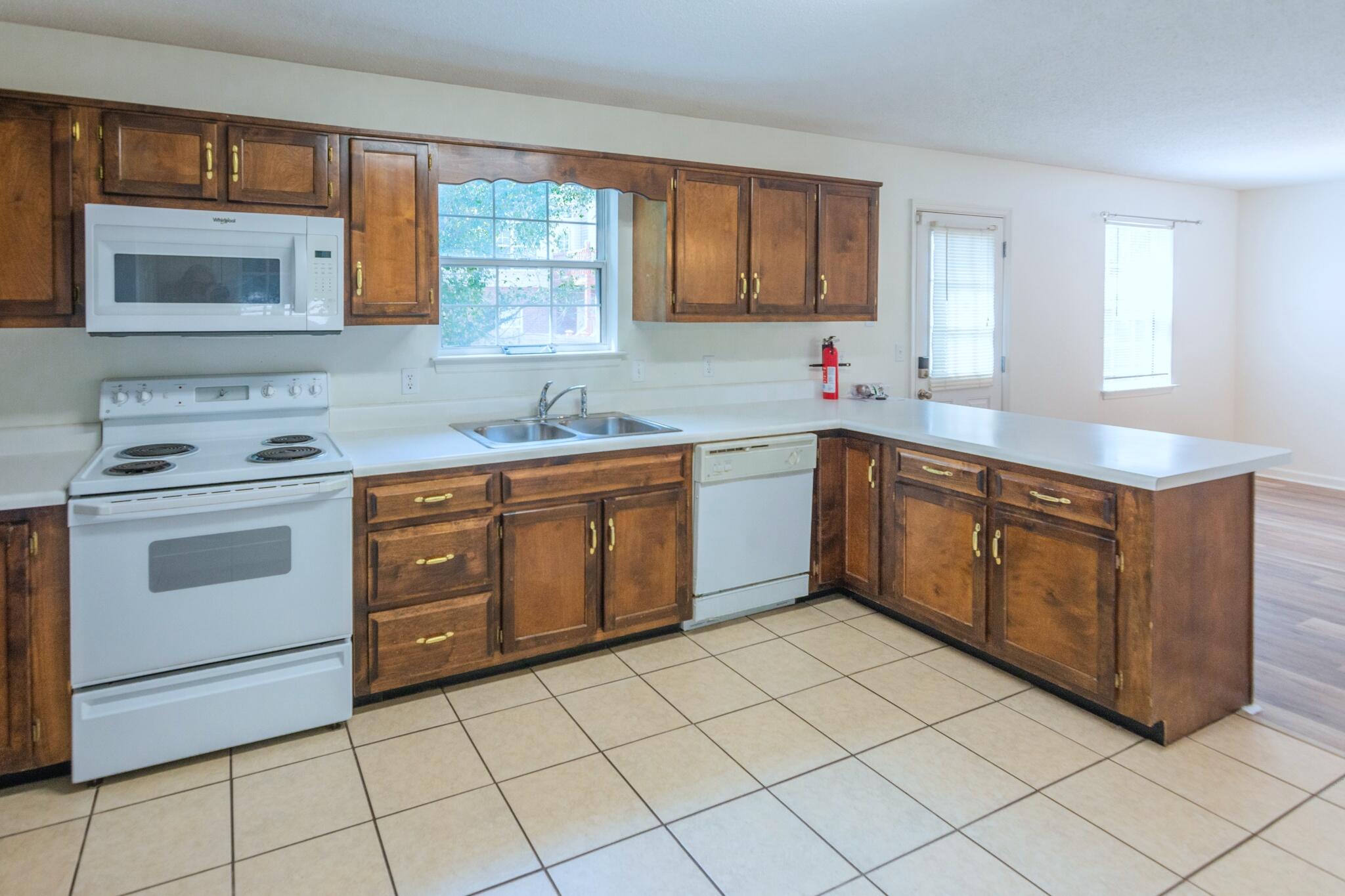 1240 North Concord Road, Unit E Chattanooga, TN 37421 - Photo 10 of 34 1240NConcordRdAptE-10