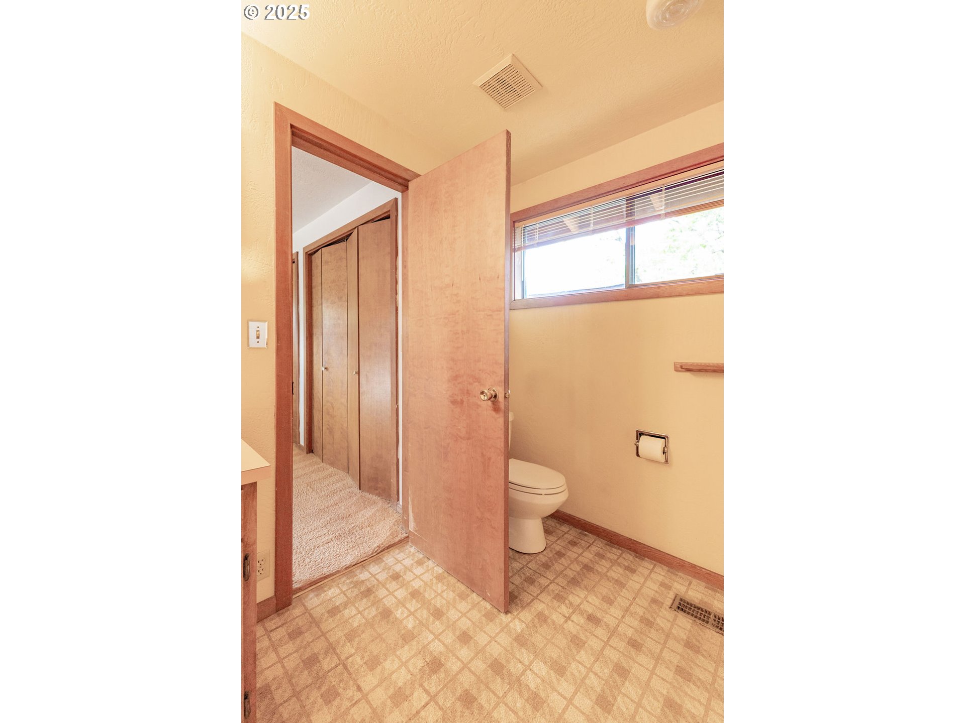 2116 Sally Way Eugene, OR 97401 - Photo 25 of 39 a bathroom with a toilet