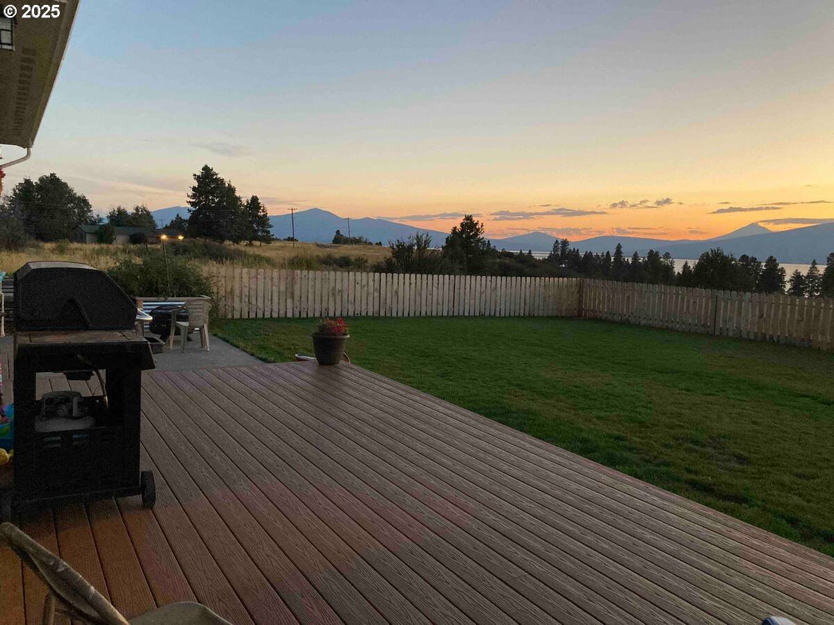 34786 Pleasant View Road Chiloquin, OR 97624 - Photo 19 of 48 a view of a terrace with a garden