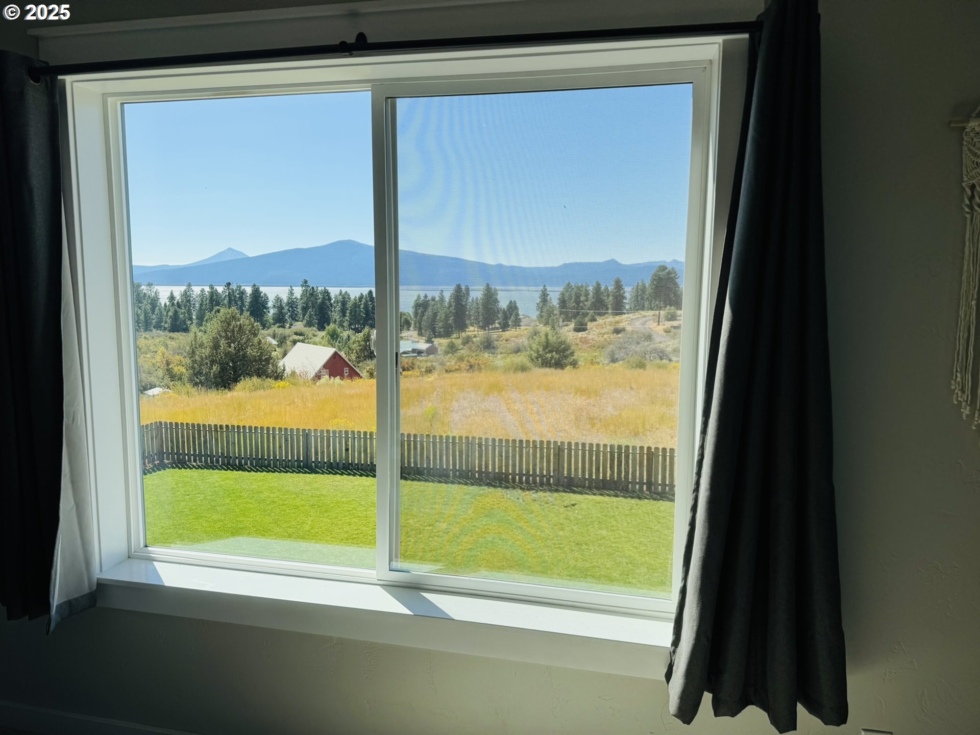 34786 Pleasant View Road Chiloquin, OR 97624 - Photo 28 of 48 a view of sky from window
