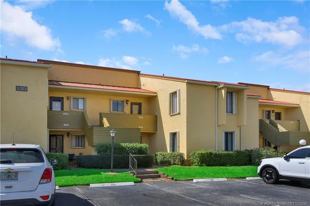 $3,800 | 5323 Southeast Miles Grant Road, Unit 206, Stuart, FL 34997