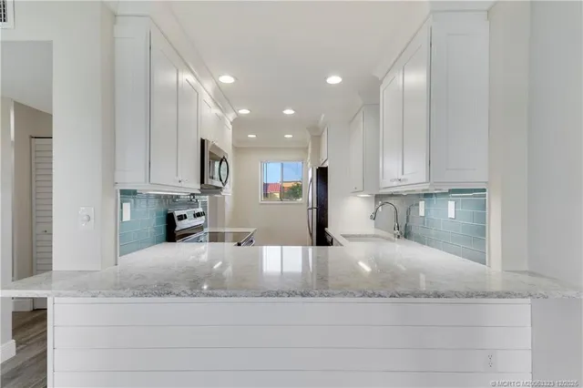 $3,800 | 5323 Southeast Miles Grant Road, Unit 206, Stuart, FL 34997