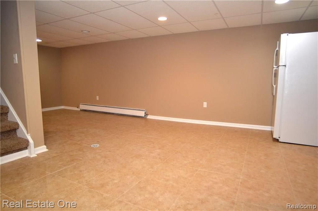 5574 Abington Road West Bloomfield, MI 48322 - Photo 31 of 34