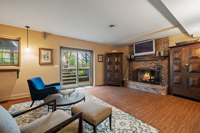 $1,199,000 | 3855 Glendenning Road, Downers Grove, IL 60515