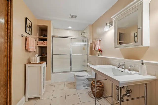 $1,199,000 | 3855 Glendenning Road, Downers Grove, IL 60515