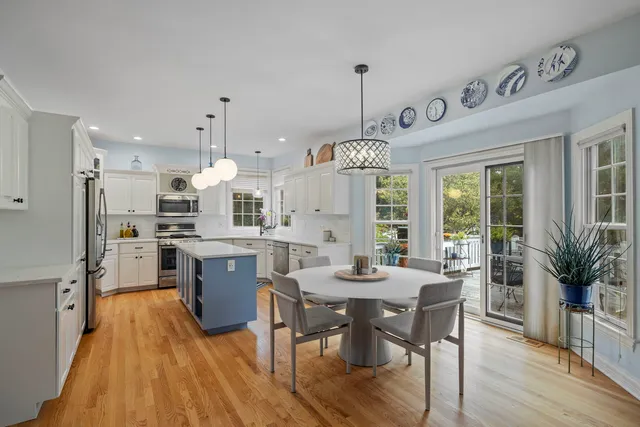 $1,199,000 | 3855 Glendenning Road, Downers Grove, IL 60515