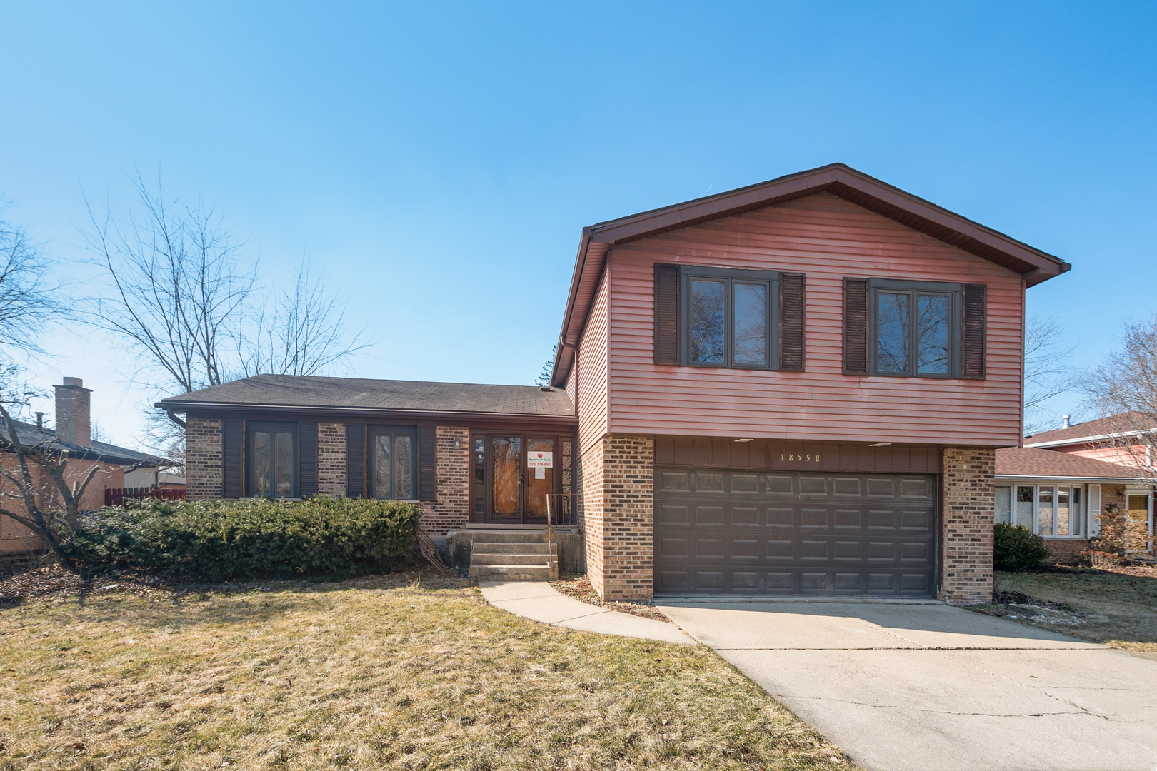 18558 May Street Homewood, IL 60430 - Photo 1 of 23 Gallery Image 1