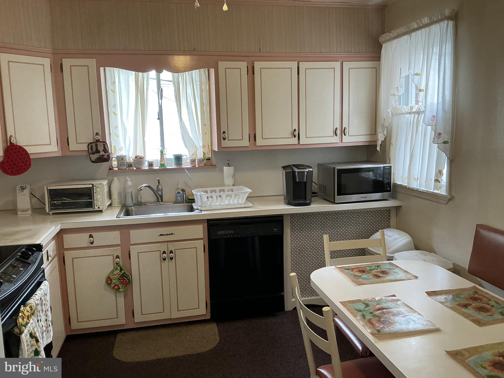 222 Kingston Road Upper Darby, PA 19082 - Photo 14 of 37