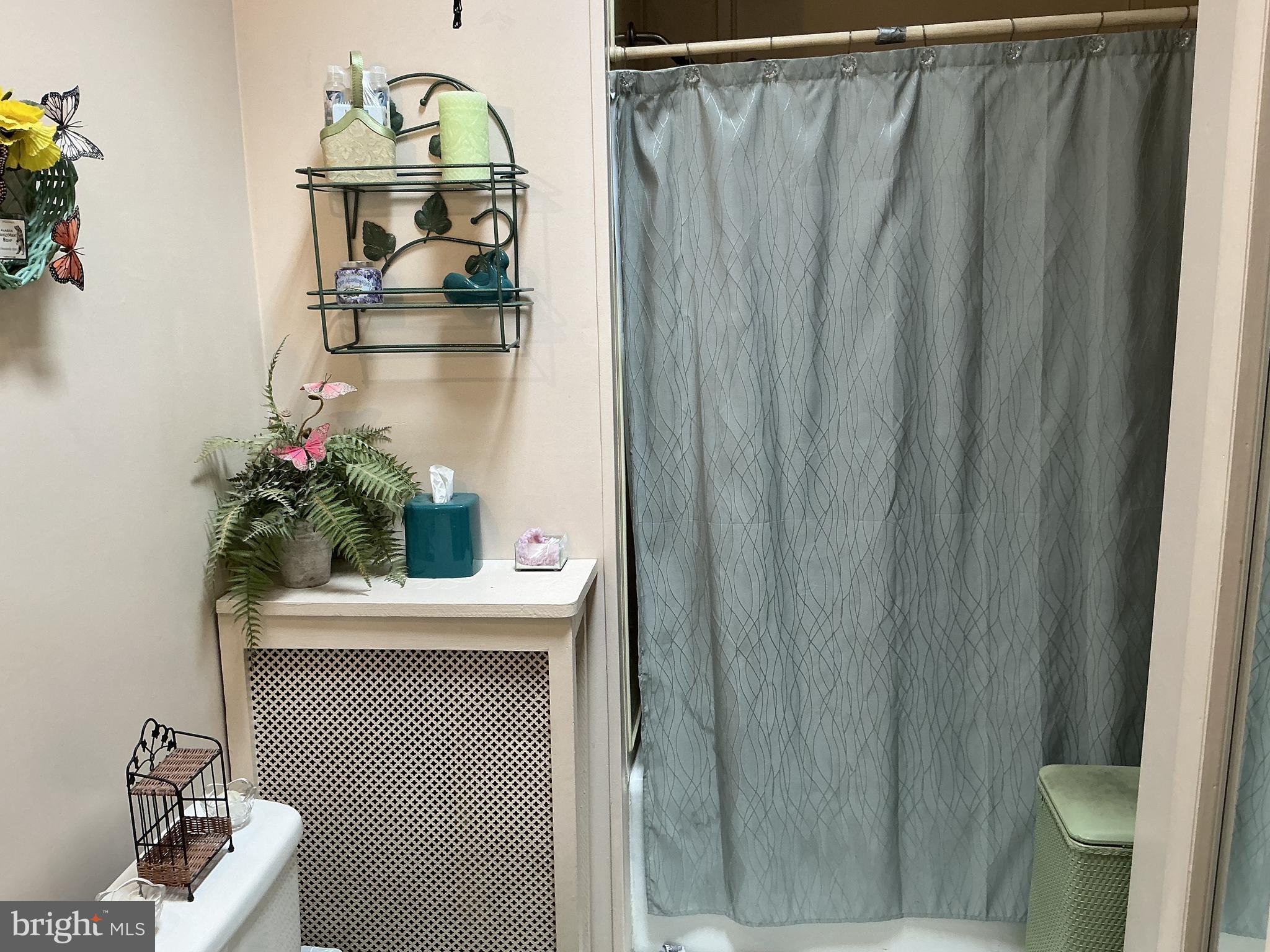 222 Kingston Road Upper Darby, PA 19082 - Photo 27 of 37