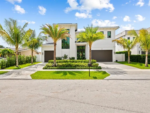 $5,675,000 | 2420 Northeast 48th Street, Lighthouse Point, FL 33064