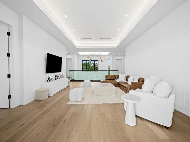 $5,675,000 | 2420 Northeast 48th Street, Lighthouse Point, FL 33064