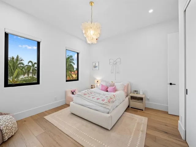 $5,675,000 | 2420 Northeast 48th Street, Lighthouse Point, FL 33064