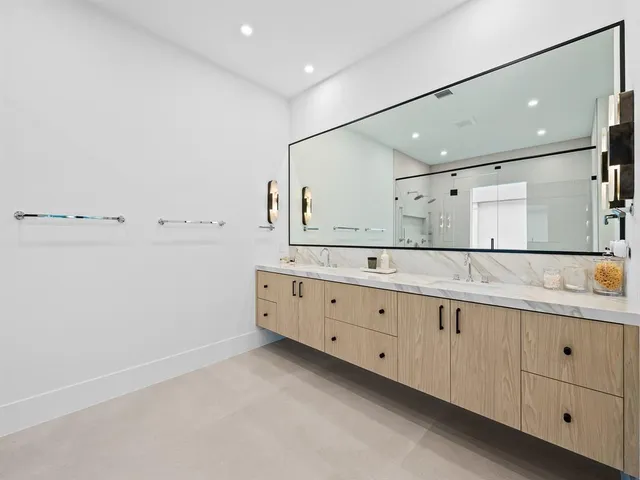 $5,675,000 | 2420 Northeast 48th Street, Lighthouse Point, FL 33064