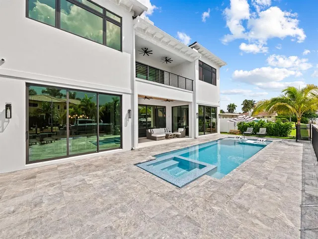 $5,675,000 | 2420 Northeast 48th Street, Lighthouse Point, FL 33064