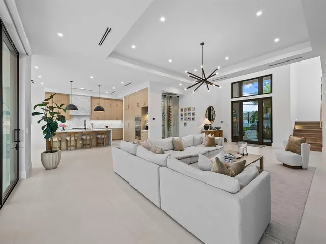 $5,675,000 | 2420 Northeast 48th Street, Lighthouse Point, FL 33064