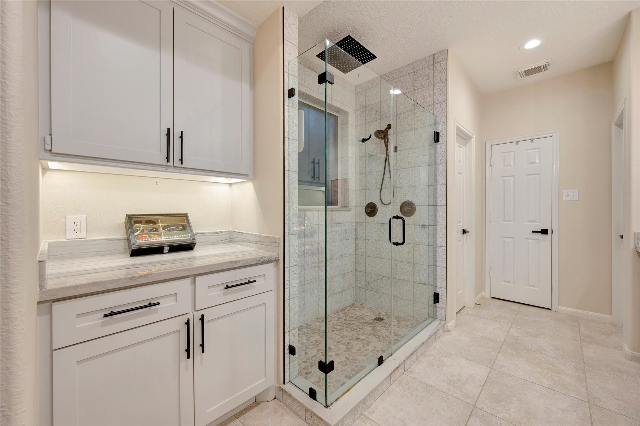 322 Marina Oaks Court Kemah, TX 77565 - Photo 21 of 42 Gallery Image 21