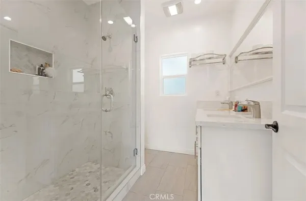 $3,600 | 19539 Tuba Street, Northridge, CA 91324