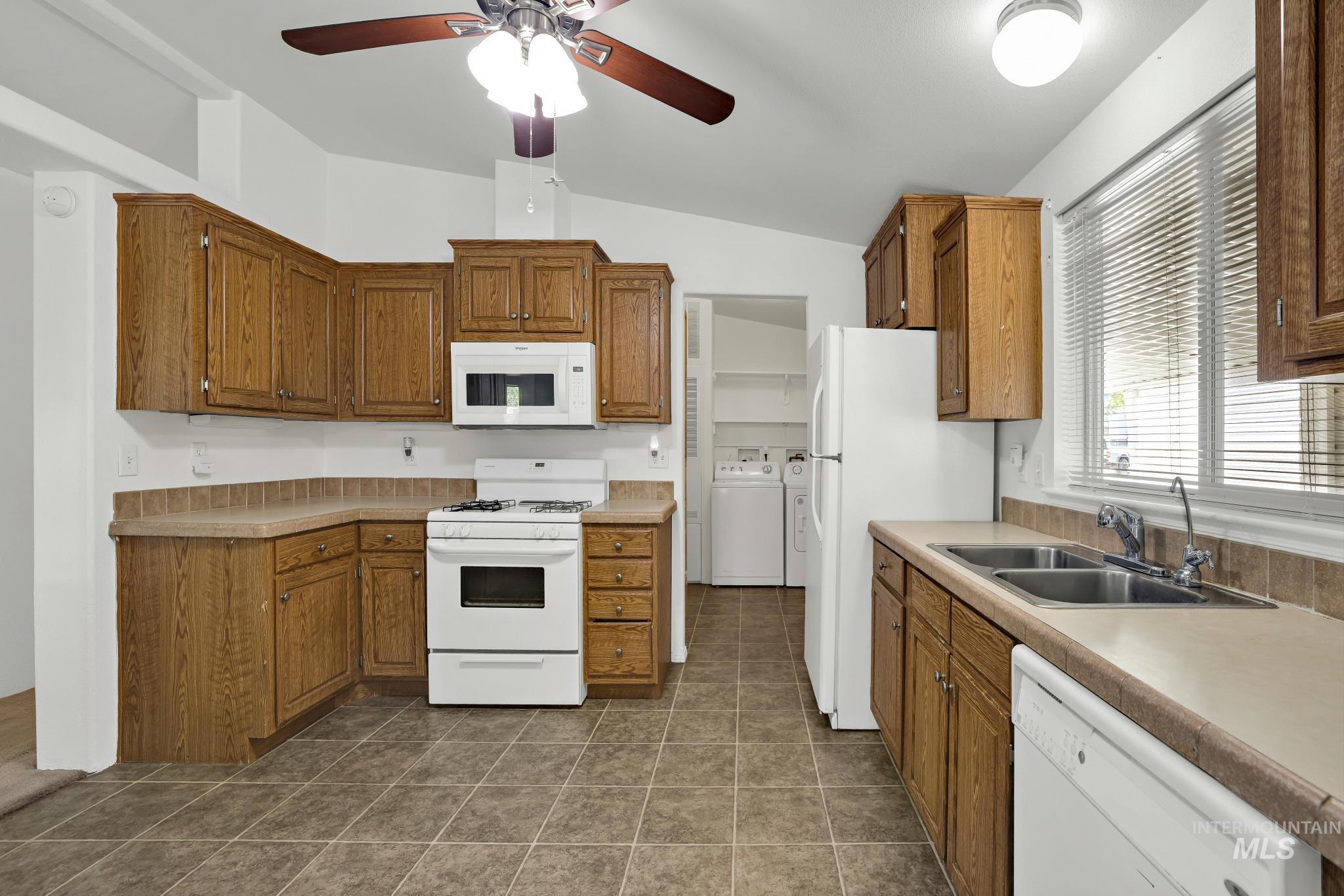 1625 Maple Street, Unit 40 Buhl, ID 83316 - Photo 4 of 17