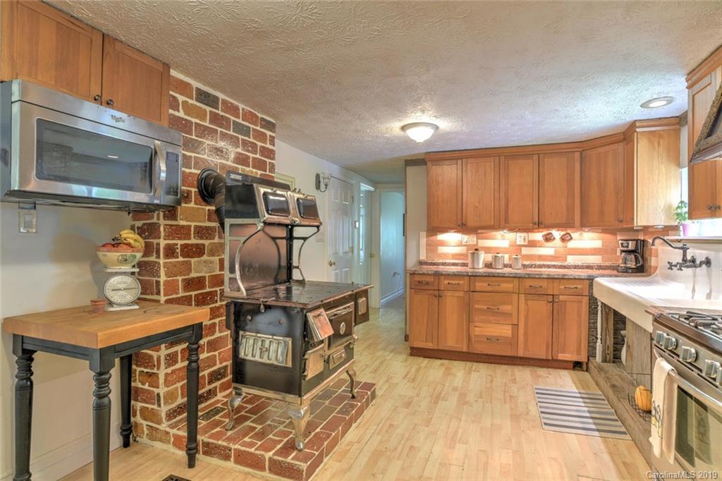 131 Ben Clark Road Marshall, NC 28753 - Photo 16 of 36 Gallery Image 16