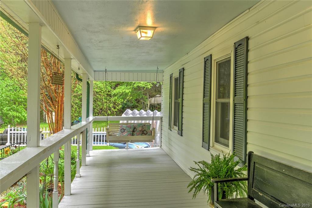 131 Ben Clark Road Marshall, NC 28753 - Photo 6 of 36 Gallery Image 6