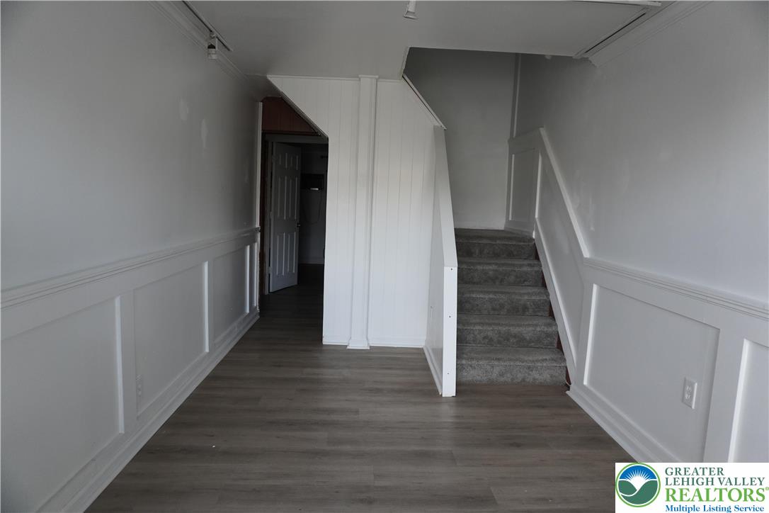 2306 3rd Street Wilson, PA 18042 - Photo 2 of 13 Entryway