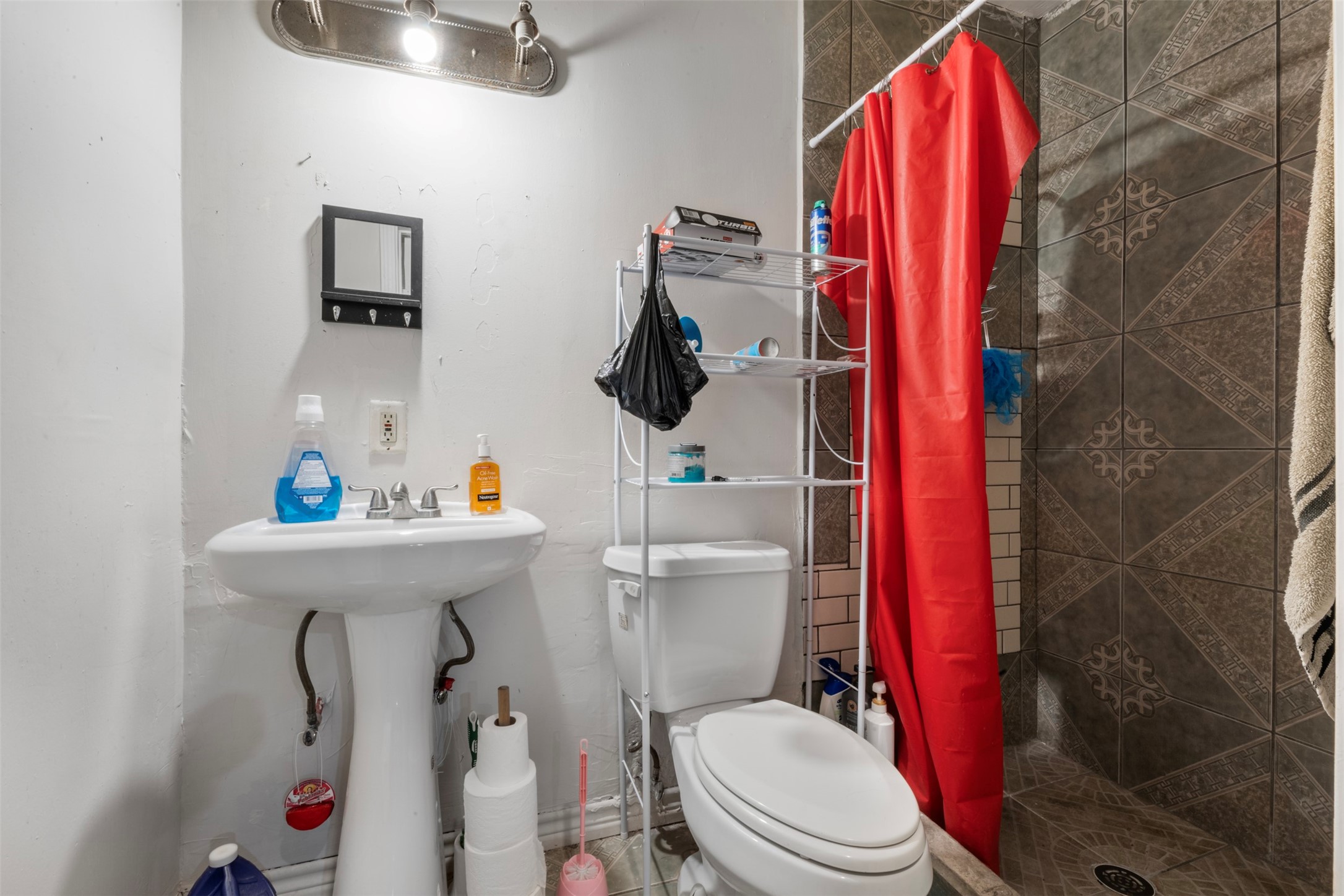 12022 Meadowpass Street Houston, TX 77076 - Photo 16 of 34