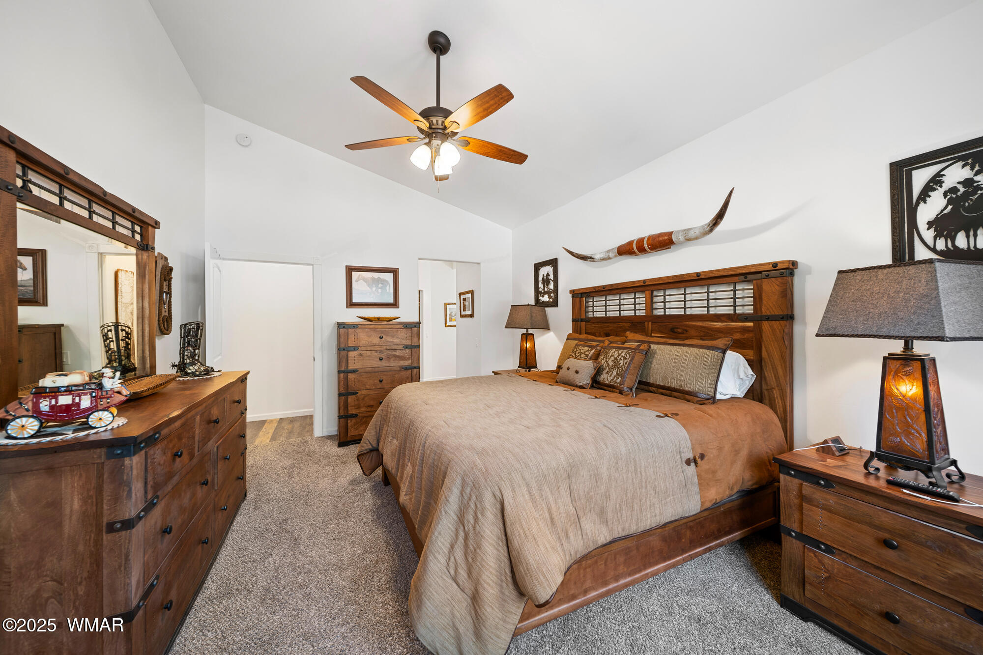 242 Frog Island Road Lakeside, AZ 85929 - Photo 12 of 28 Master suite
