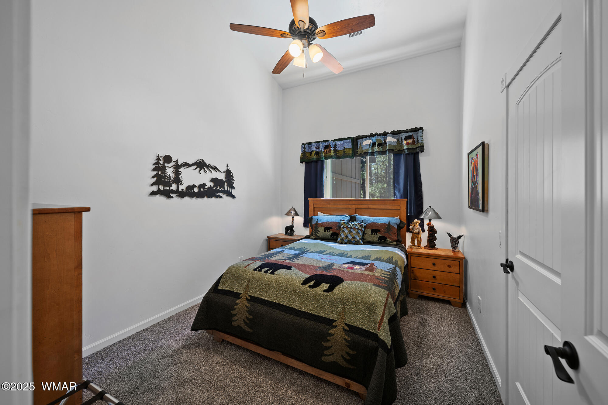 242 Frog Island Road Lakeside, AZ 85929 - Photo 16 of 28 Secondary bedroom