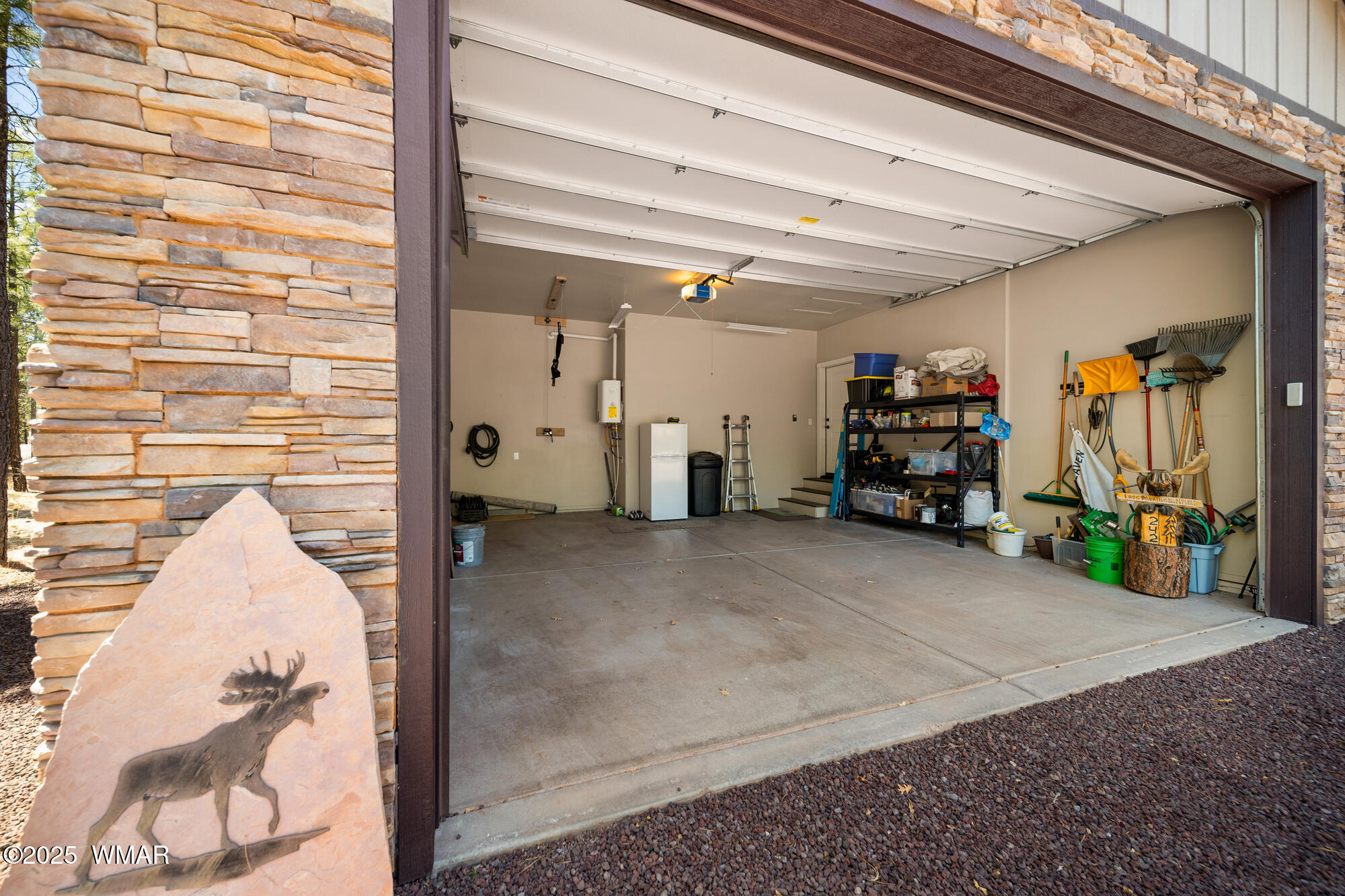 242 Frog Island Road Lakeside, AZ 85929 - Photo 24 of 28 Garage with 11.5' ceilings