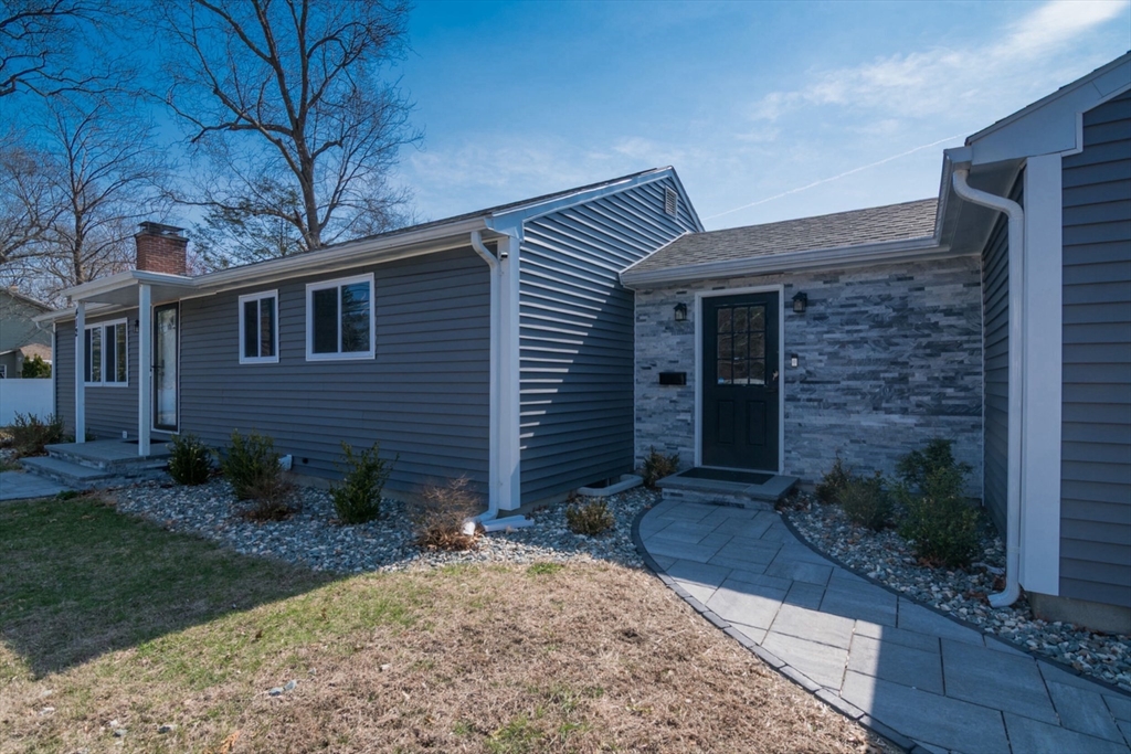 412 Granby Road South Hadley, MA 01075 - Photo 2 of 31